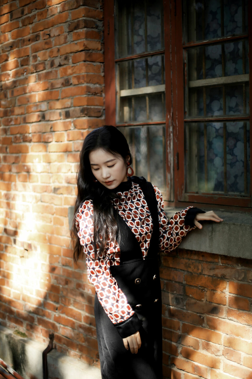 YiTuYu艺图语 Vol.10025 Wan Zi (27P)