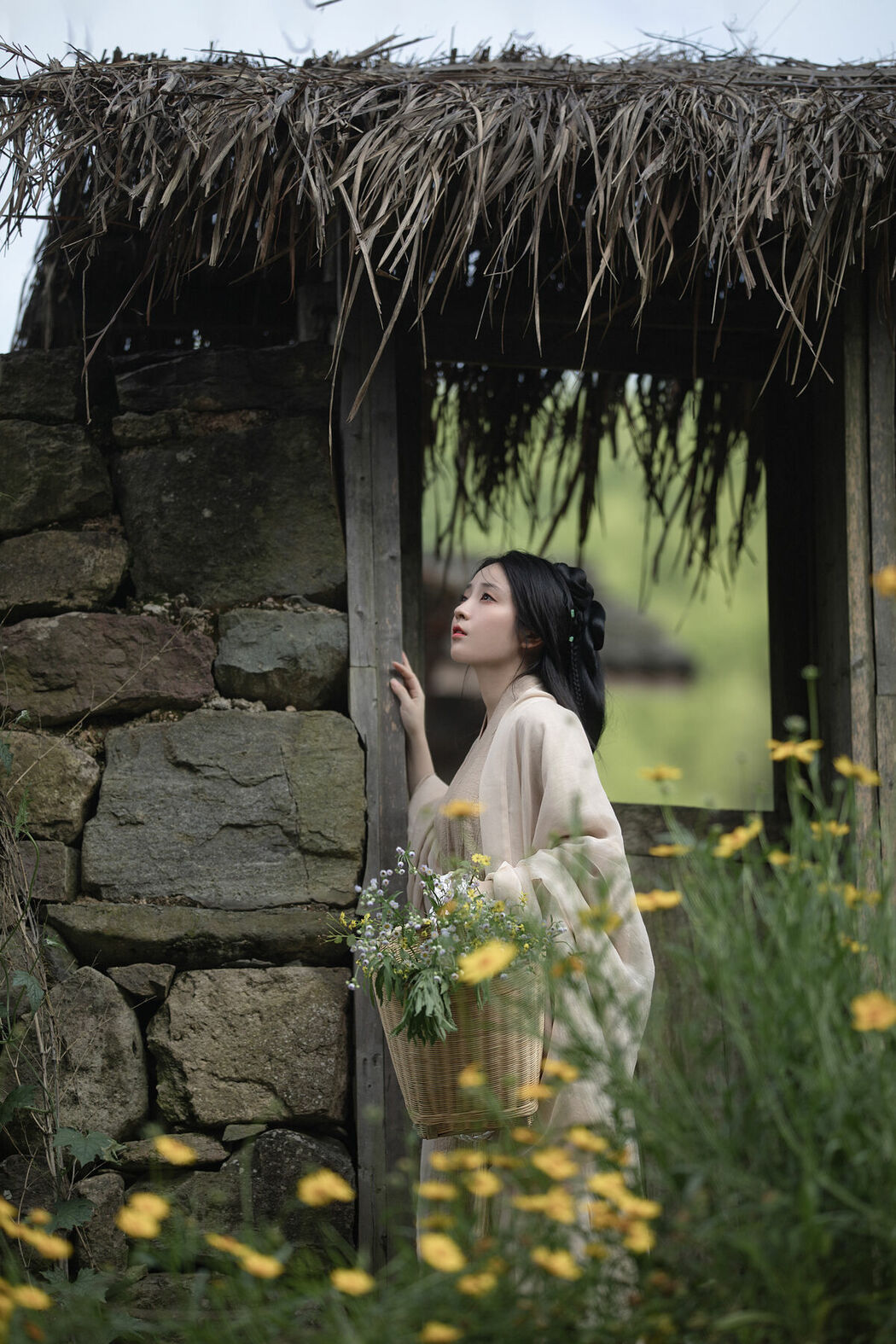 YiTuYu艺图语 Vol.10020 Xiao Wen Nuan Xiang Yao Ge Da Tai Yang (18P)