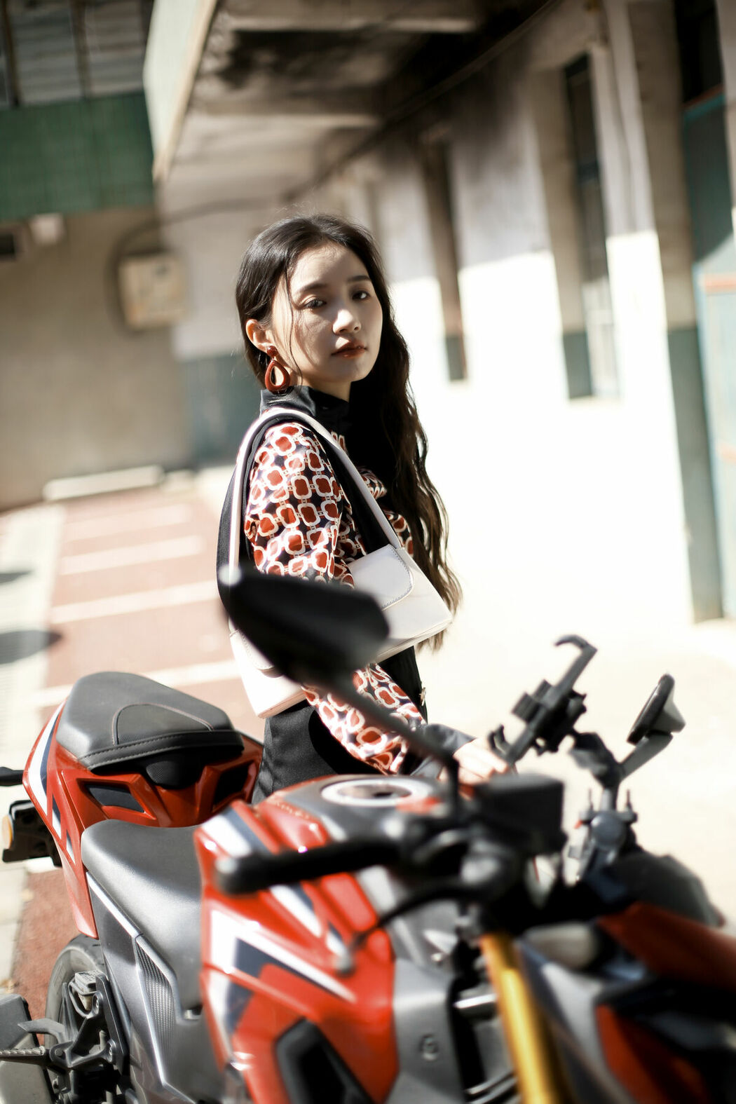 YiTuYu艺图语 Vol.10025 Wan Zi (27P)