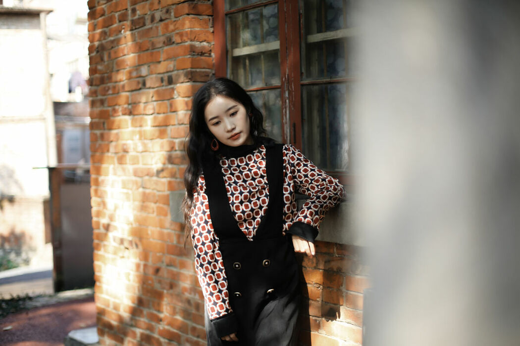 YiTuYu艺图语 Vol.10025 Wan Zi (27P)