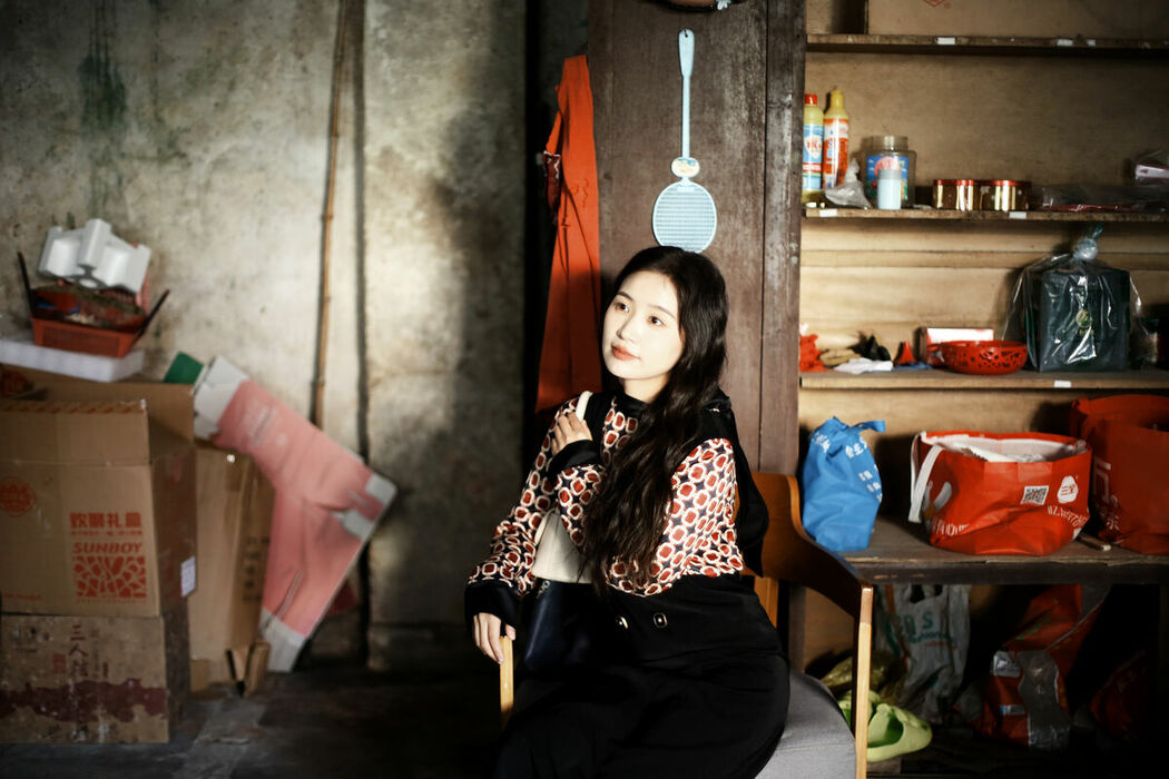 YiTuYu艺图语 Vol.10025 Wan Zi (27P)