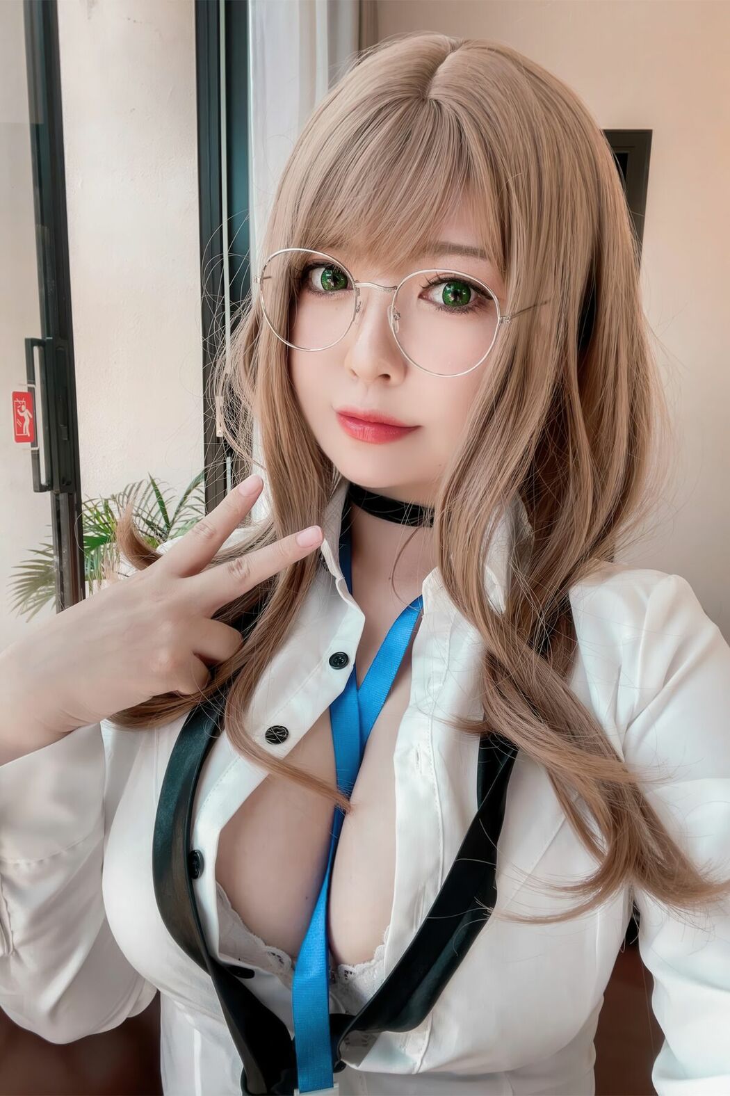 Coser@半半子 – Nikke胜利女神 艾玛秘书 (77P)