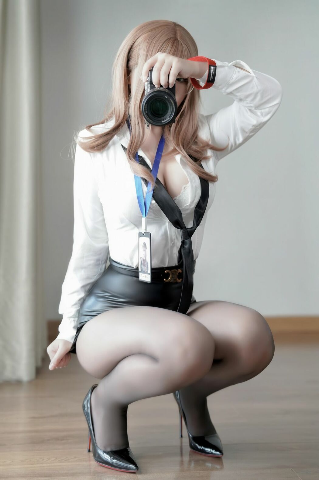 Coser@半半子 – Nikke胜利女神 艾玛秘书 (77P)