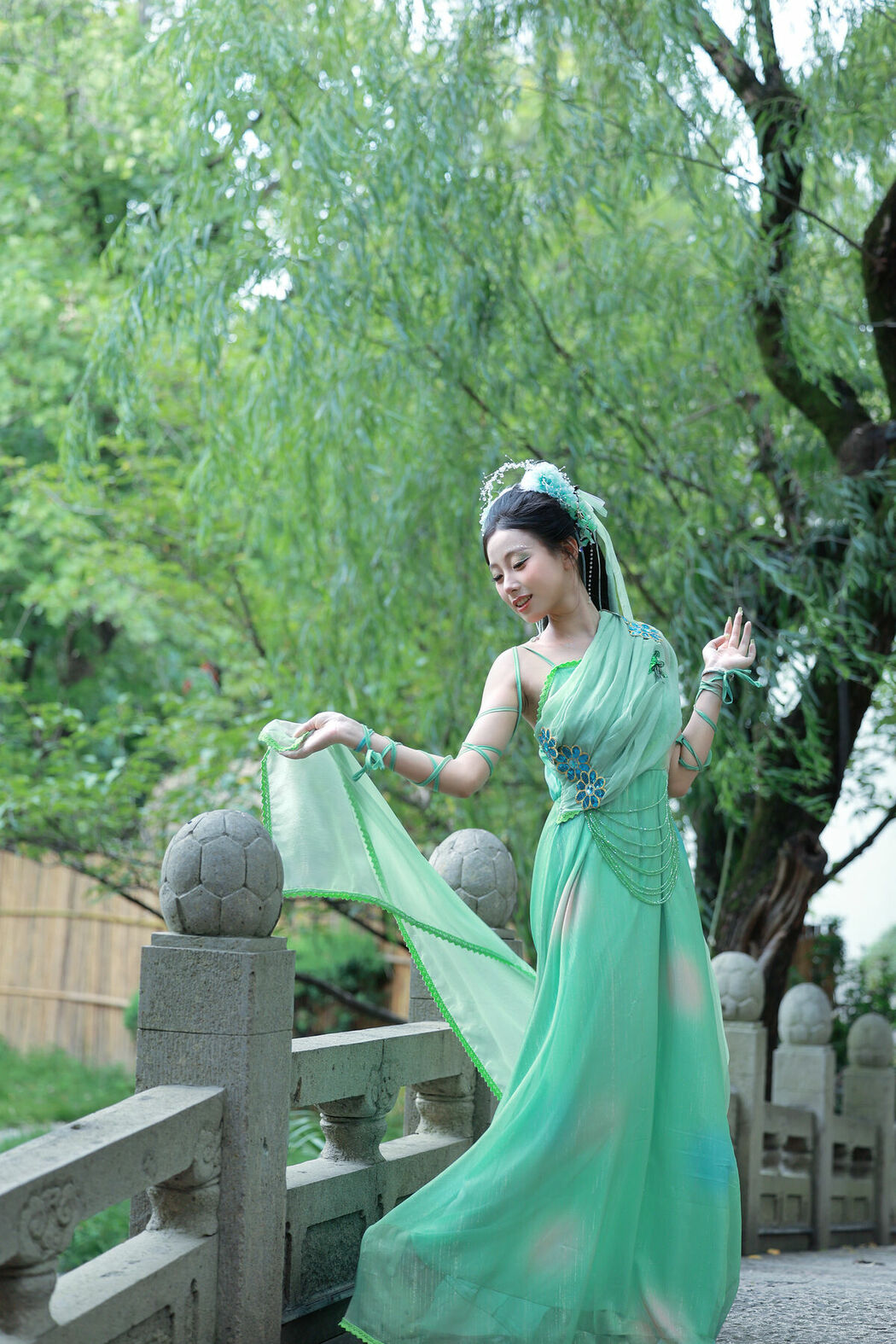 YiTuYu艺图语 Vol.10027 Xiao U (37P)