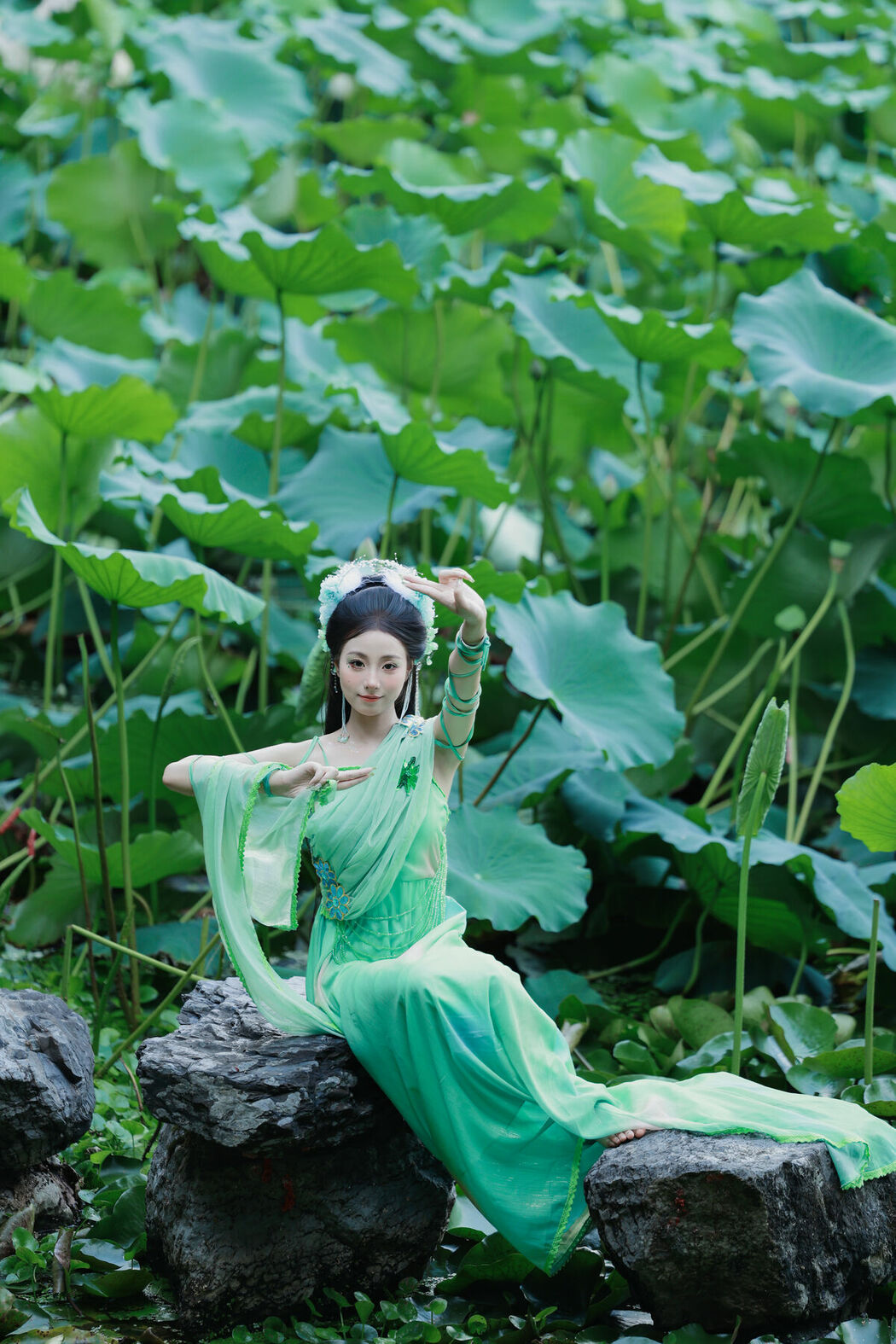 YiTuYu艺图语 Vol.10027 Xiao U (37P)