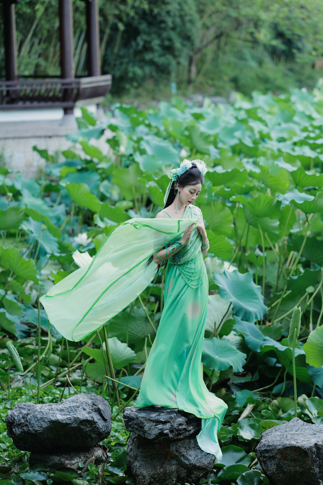 YiTuYu艺图语 Vol.10027 Xiao U (37P)