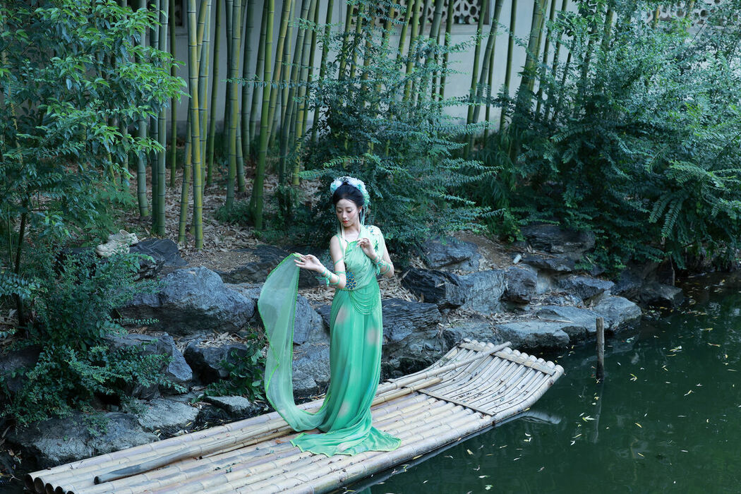 YiTuYu艺图语 Vol.10027 Xiao U (37P)