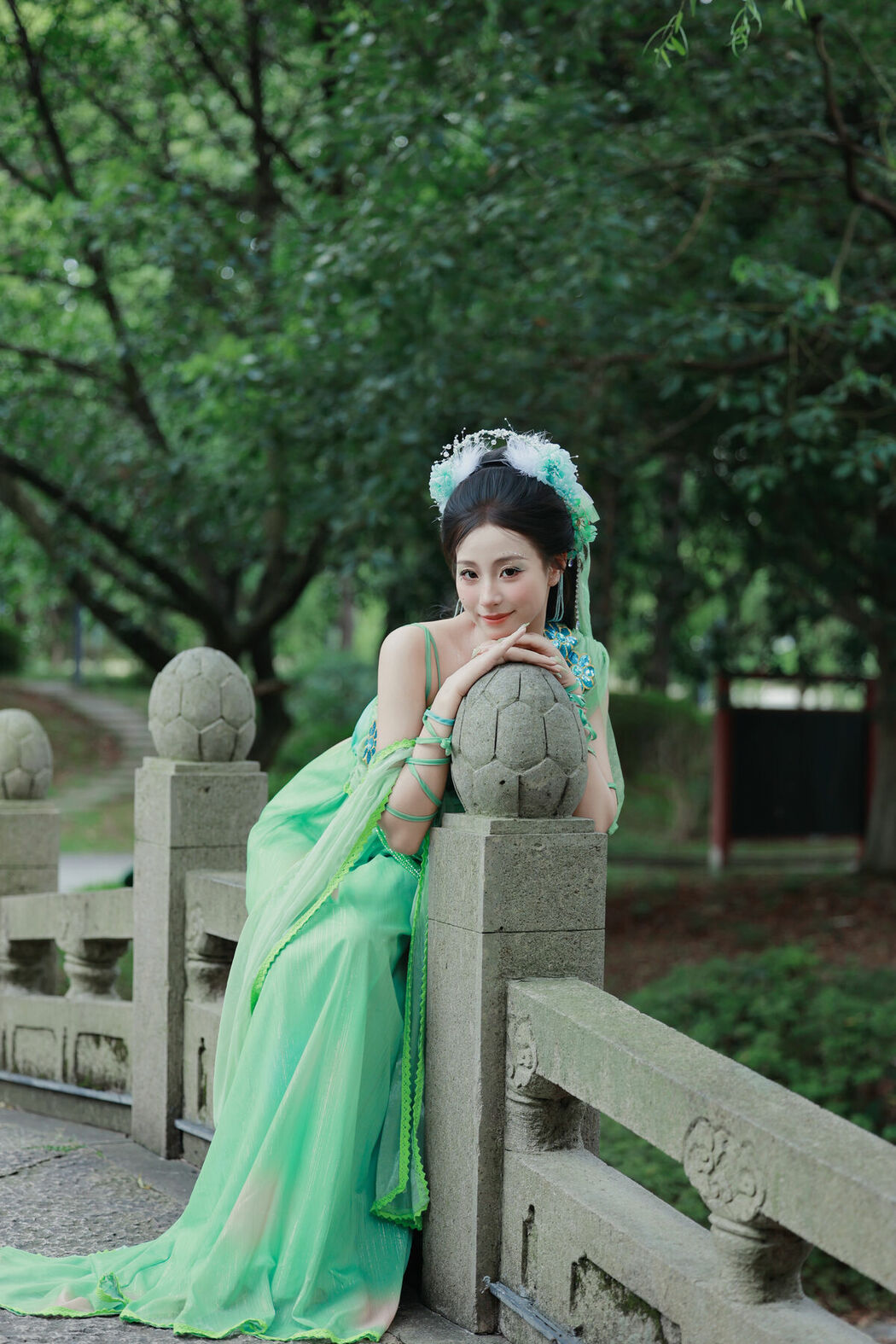 YiTuYu艺图语 Vol.10027 Xiao U (37P)