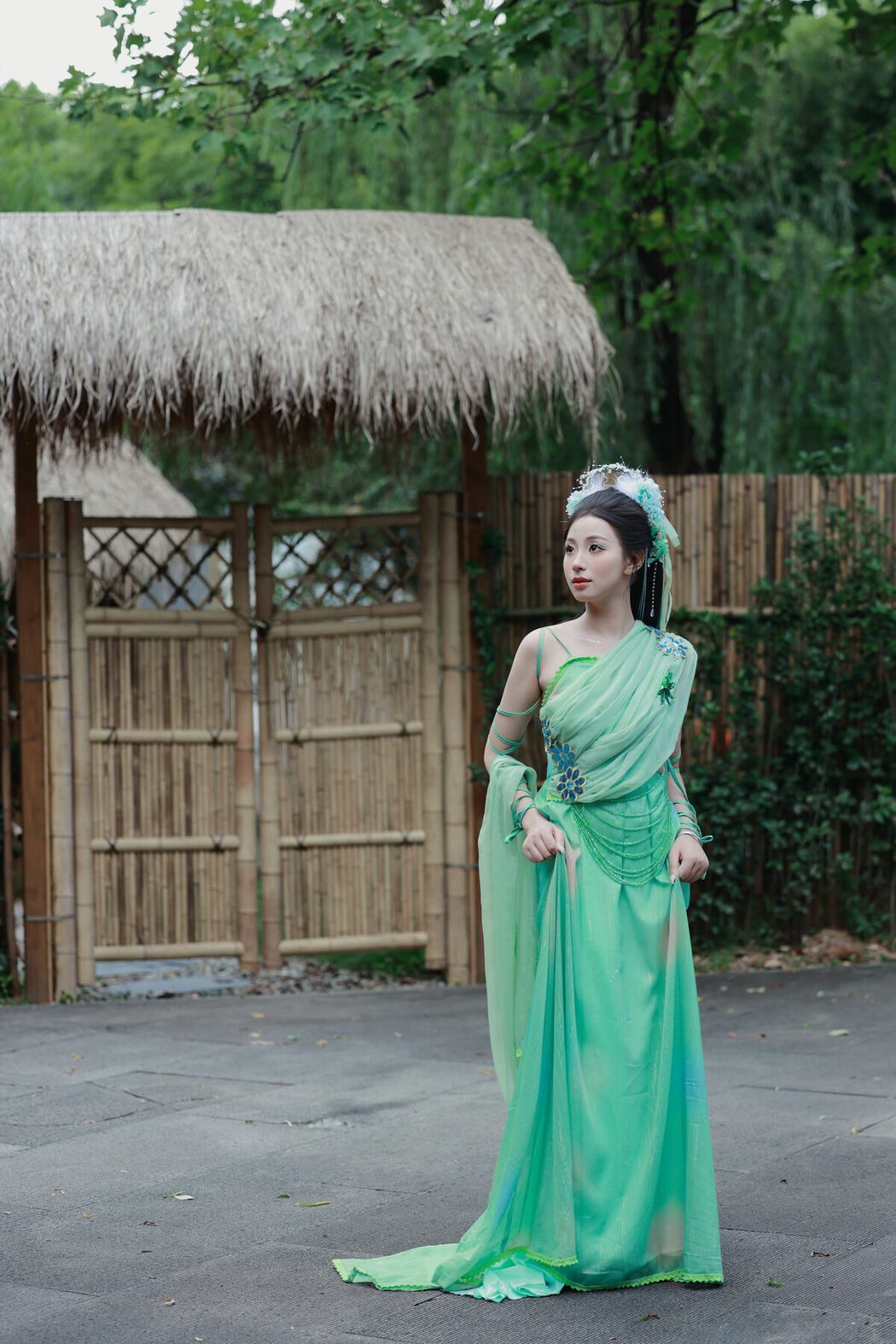 YiTuYu艺图语 Vol.10027 Xiao U (37P)