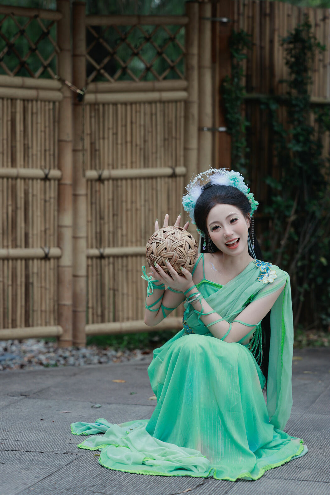 YiTuYu艺图语 Vol.10027 Xiao U (37P)