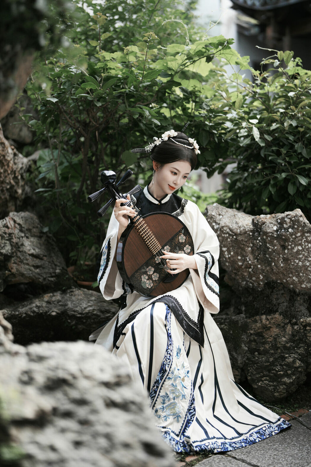 YiTuYu艺图语 Vol.10030 Luo Ning Tang (28P)