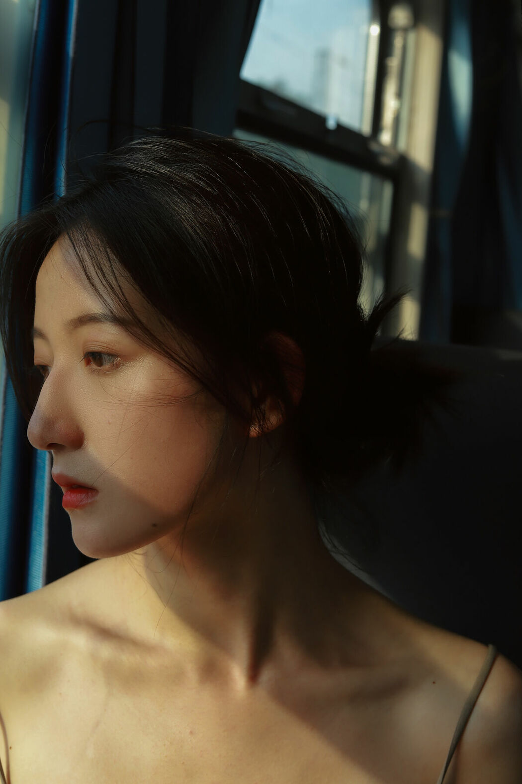 YiTuYu艺图语 Vol.10029 Yi Zhi Song Song (17P)