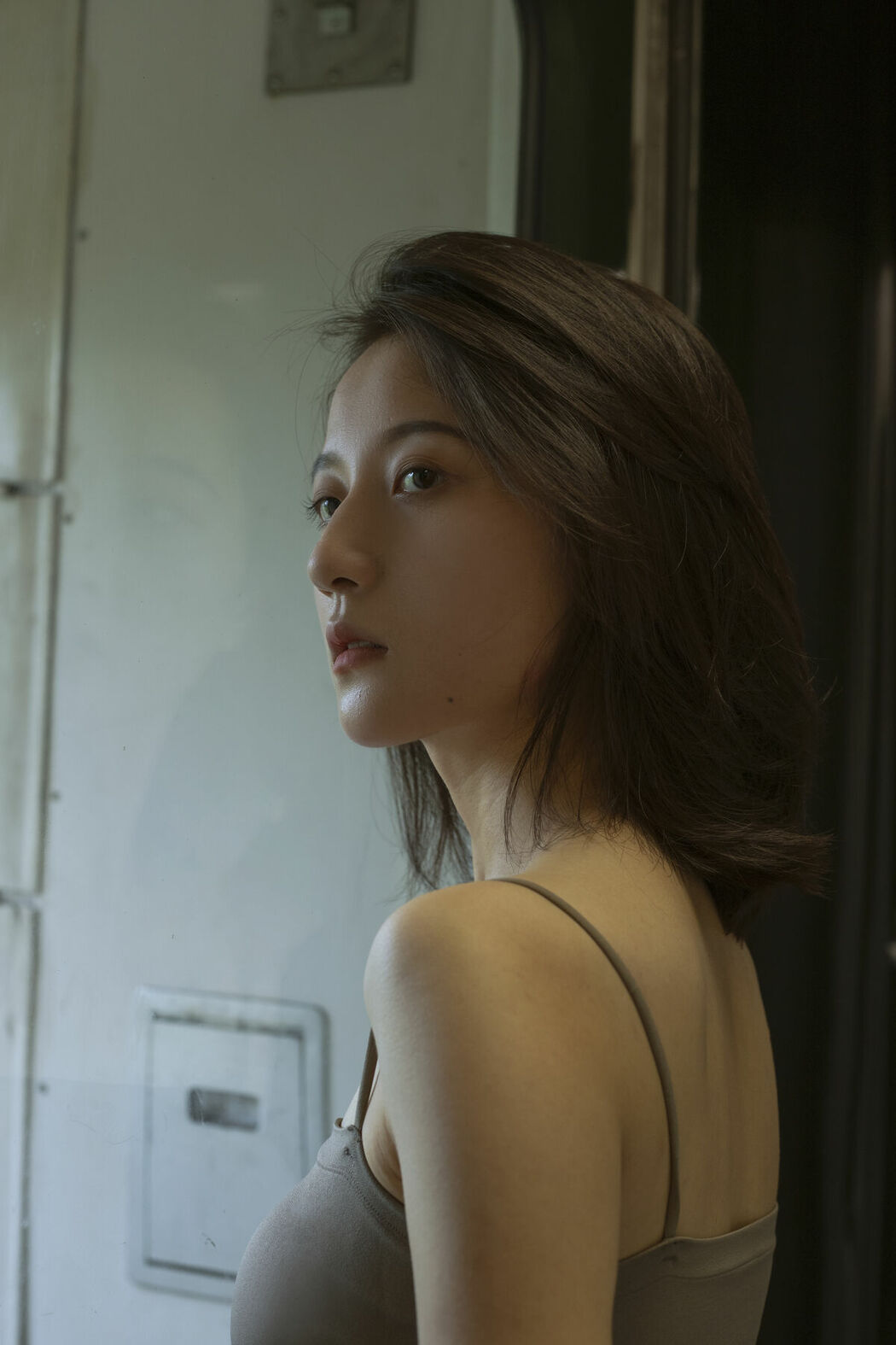 YiTuYu艺图语 Vol.10029 Yi Zhi Song Song (17P)