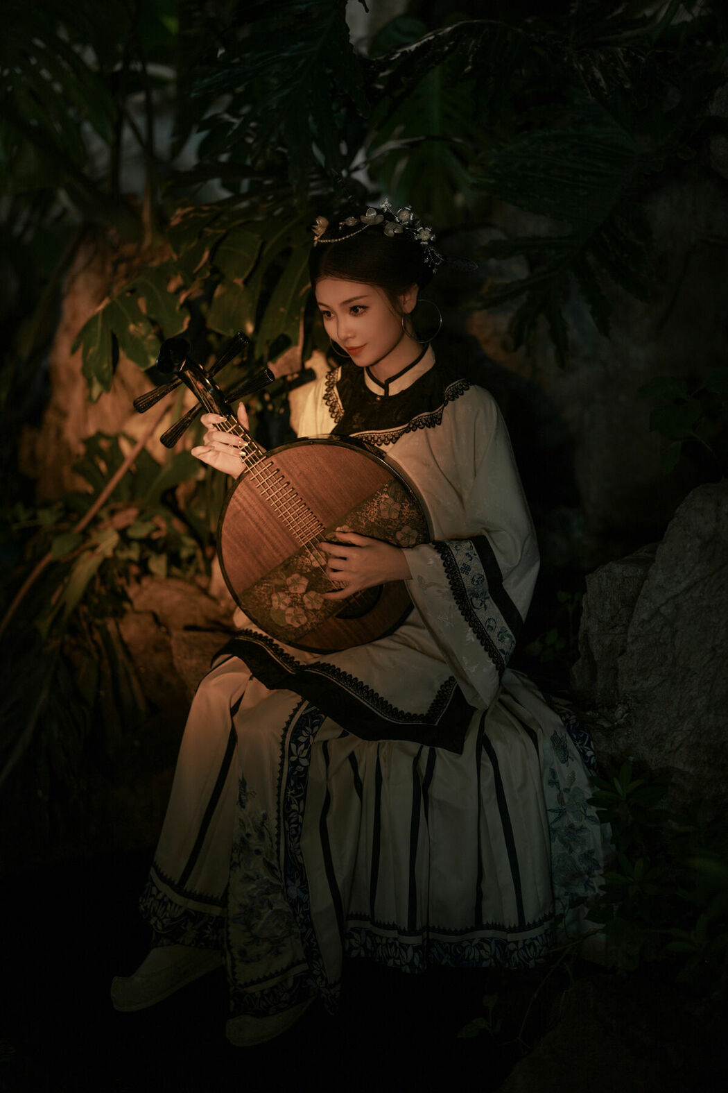 YiTuYu艺图语 Vol.10030 Luo Ning Tang (28P)