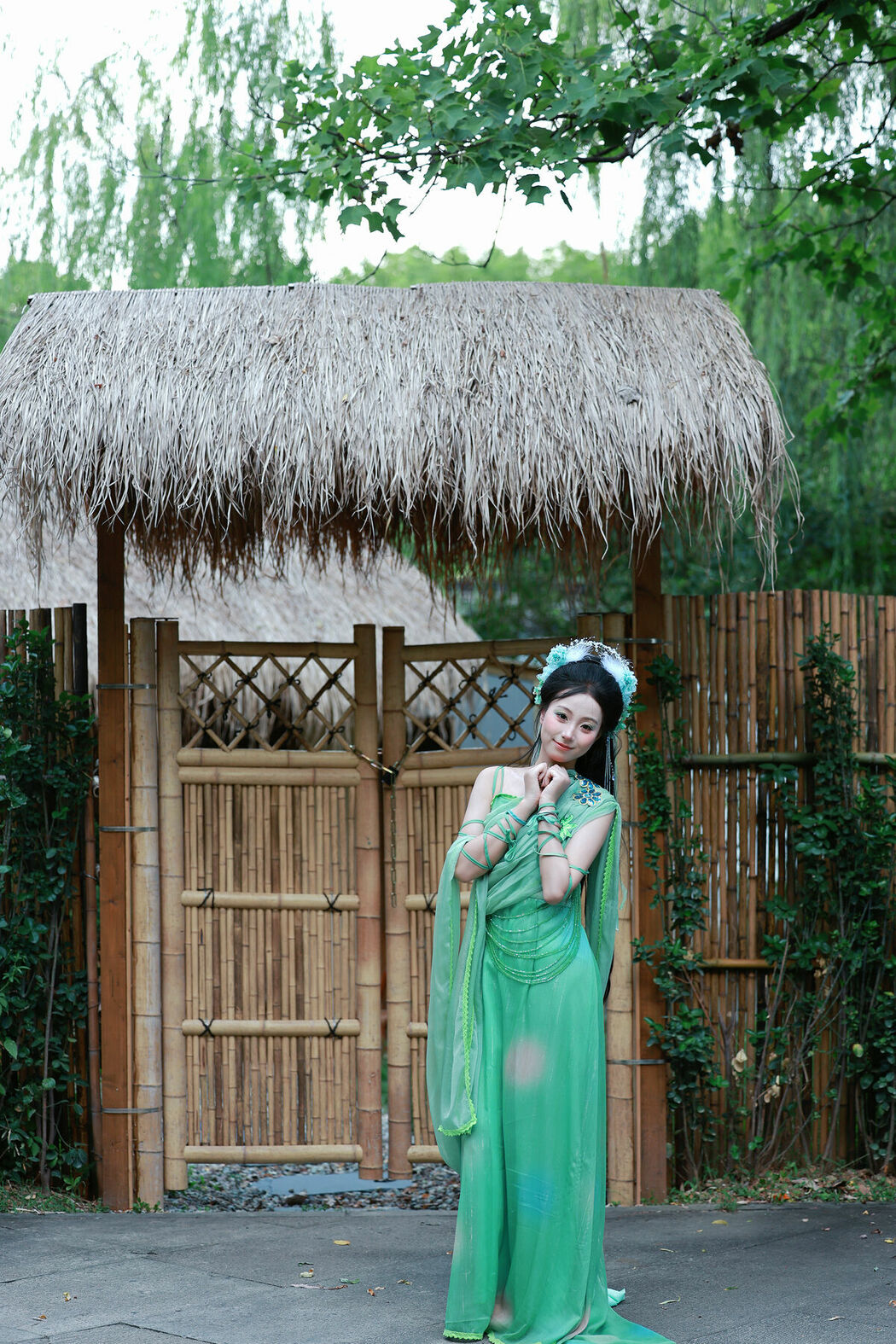 YiTuYu艺图语 Vol.10027 Xiao U (37P)