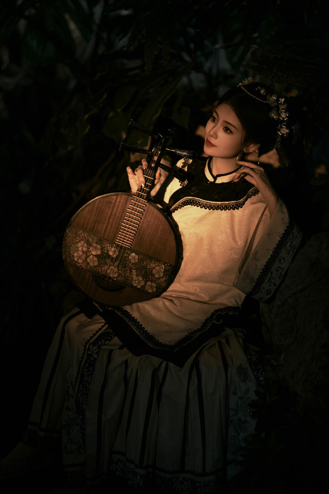 YiTuYu艺图语 Vol.10030 Luo Ning Tang (28P)