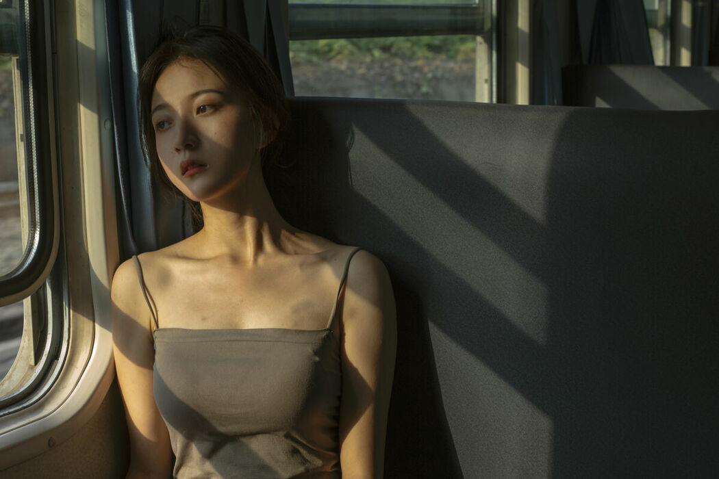 YiTuYu艺图语 Vol.10029 Yi Zhi Song Song (17P)