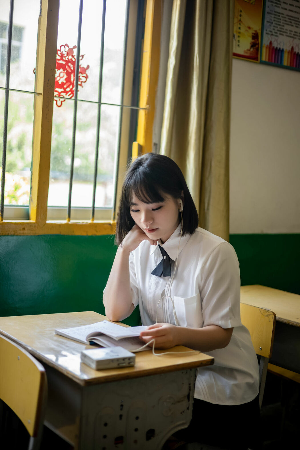 YiTuYu艺图语 Vol.10028 Xue Hua (33P)