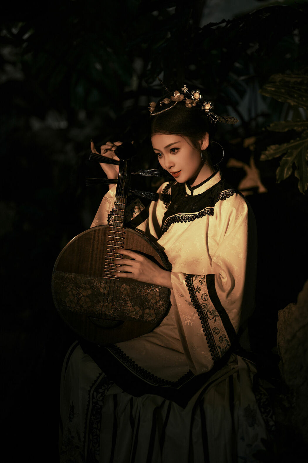 YiTuYu艺图语 Vol.10030 Luo Ning Tang (28P)