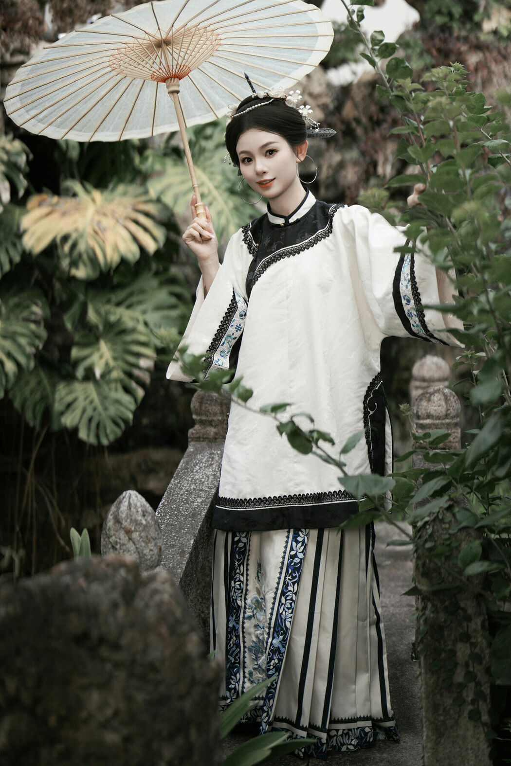 YiTuYu艺图语 Vol.10030 Luo Ning Tang (28P)