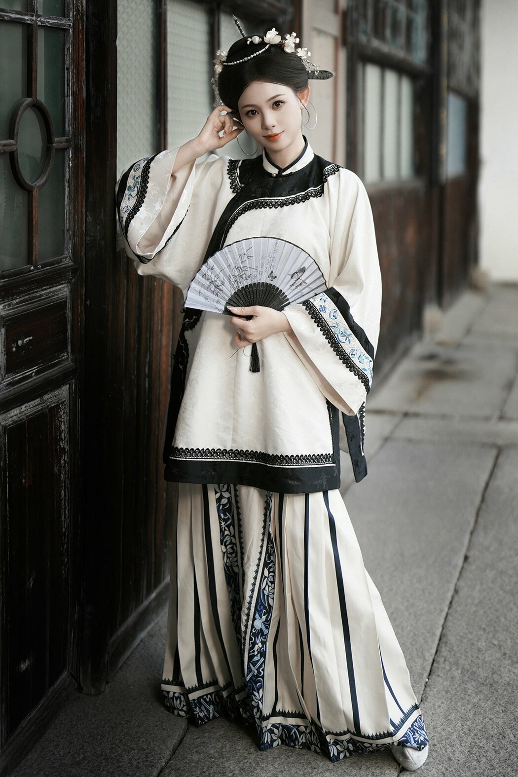 YiTuYu艺图语 Vol.10030 Luo Ning Tang (28P) Cover Photo