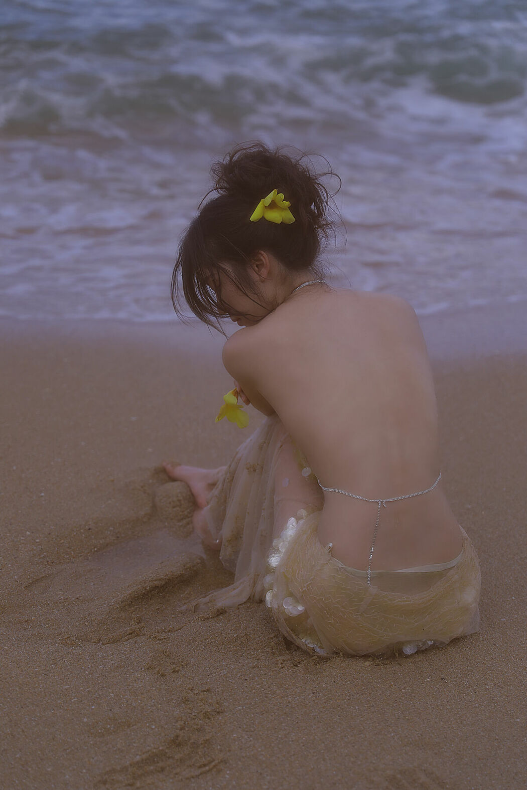 YiTuYu艺图语 Vol.10031 Liu Liu (20P)