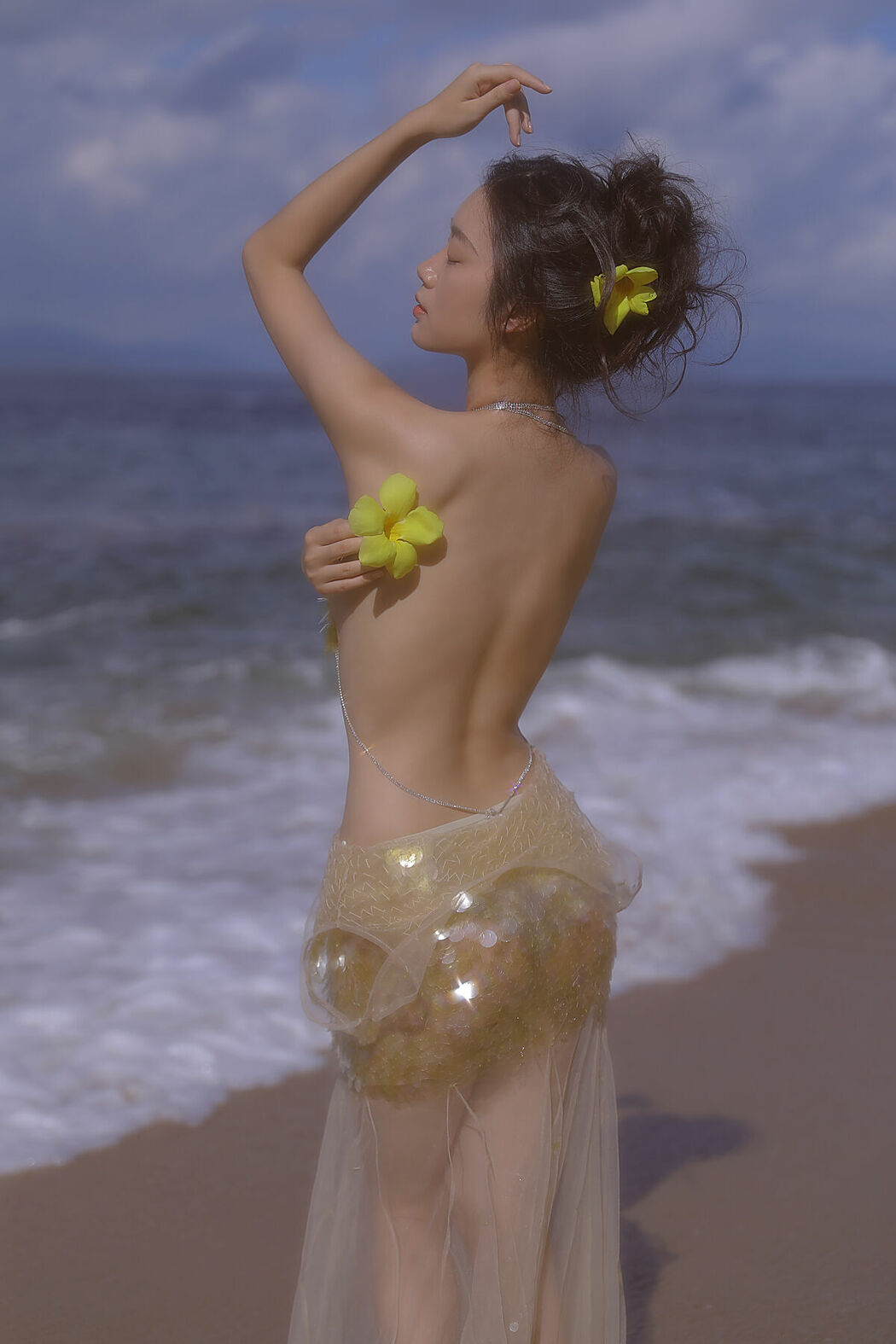 YiTuYu艺图语 Vol.10031 Liu Liu (20P)