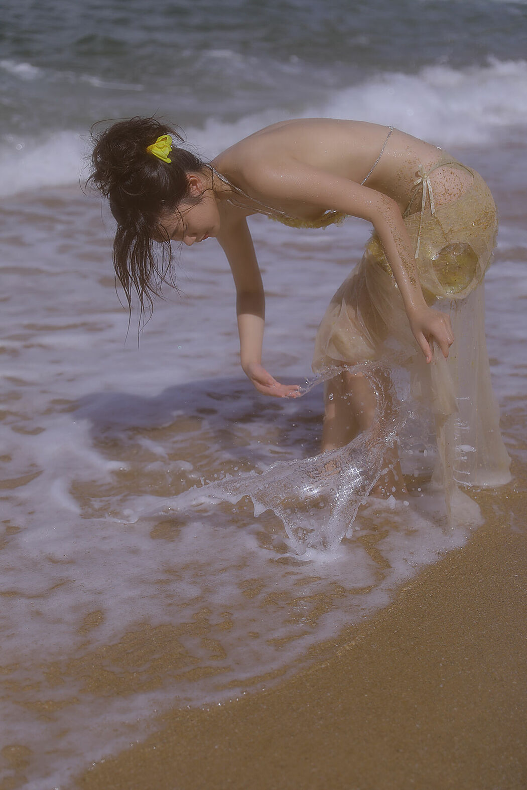 YiTuYu艺图语 Vol.10031 Liu Liu (20P)