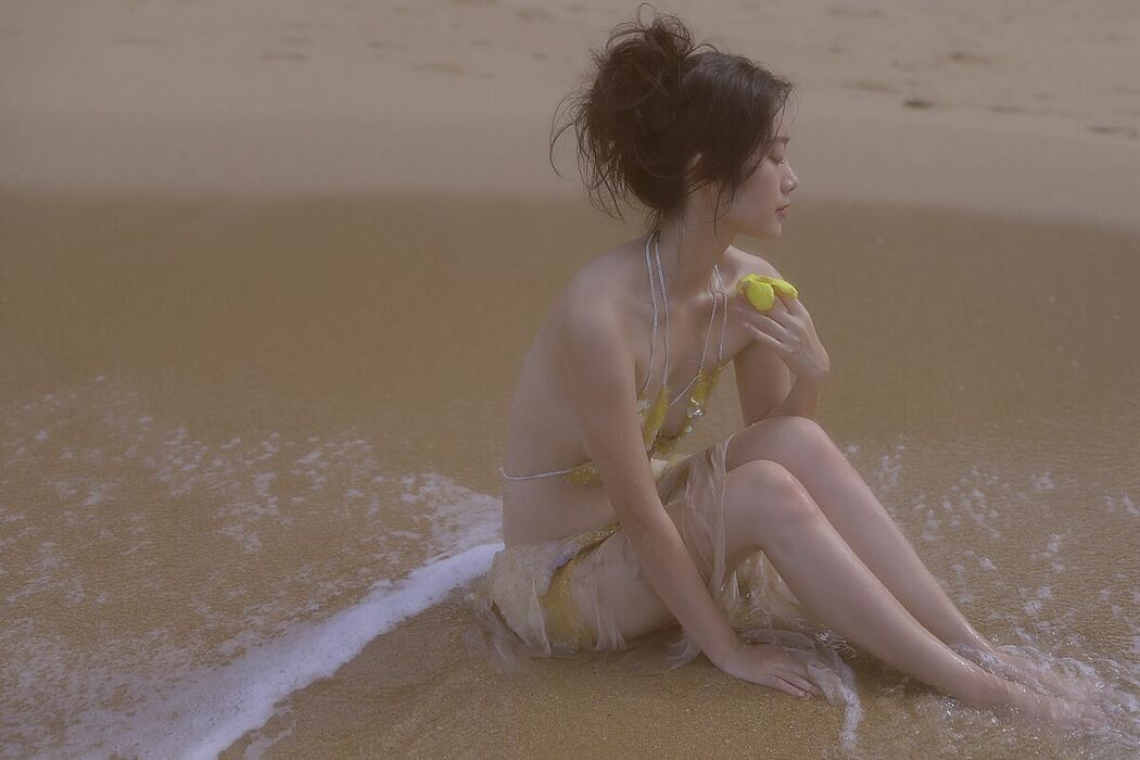 YiTuYu艺图语 Vol.10031 Liu Liu (20P)