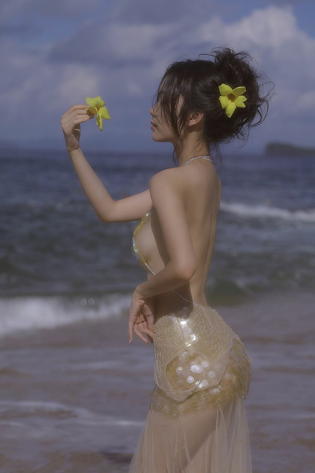 YiTuYu艺图语 Vol.10031 Liu Liu (20P)