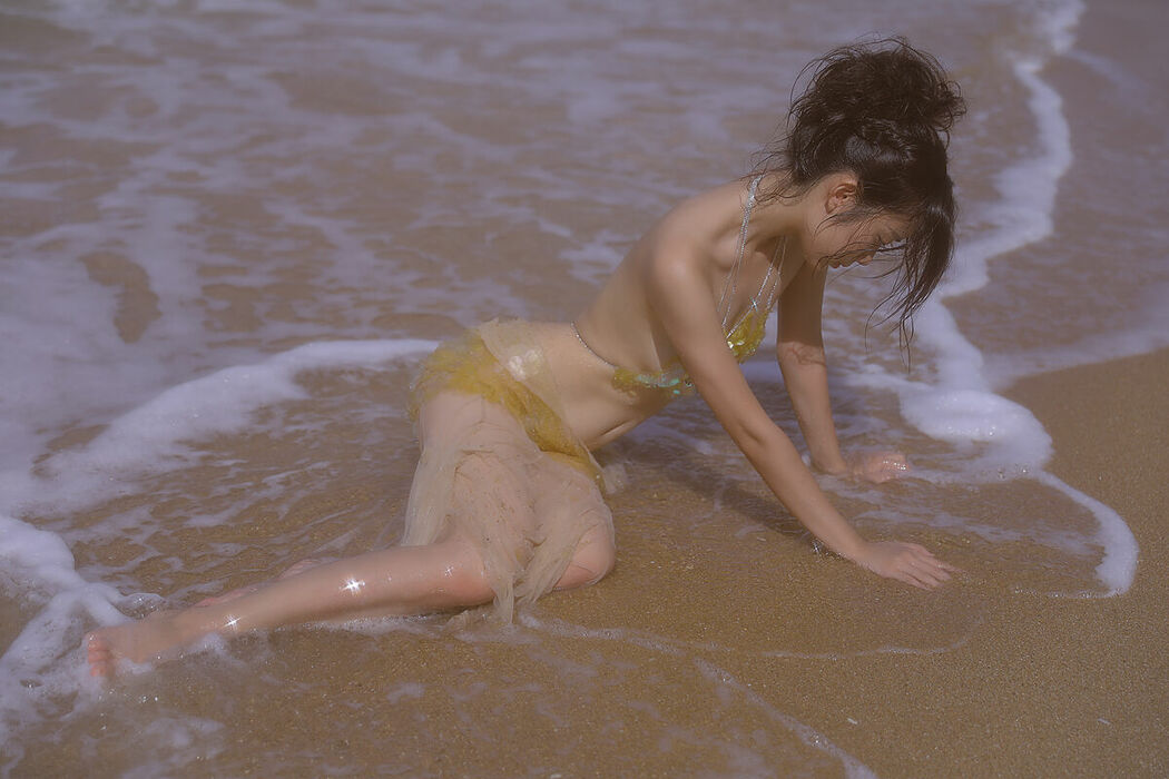 YiTuYu艺图语 Vol.10031 Liu Liu (20P)