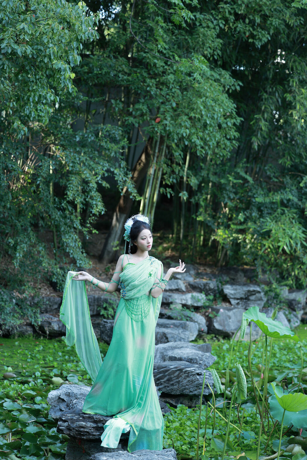 YiTuYu艺图语 Vol.10027 Xiao U (37P)