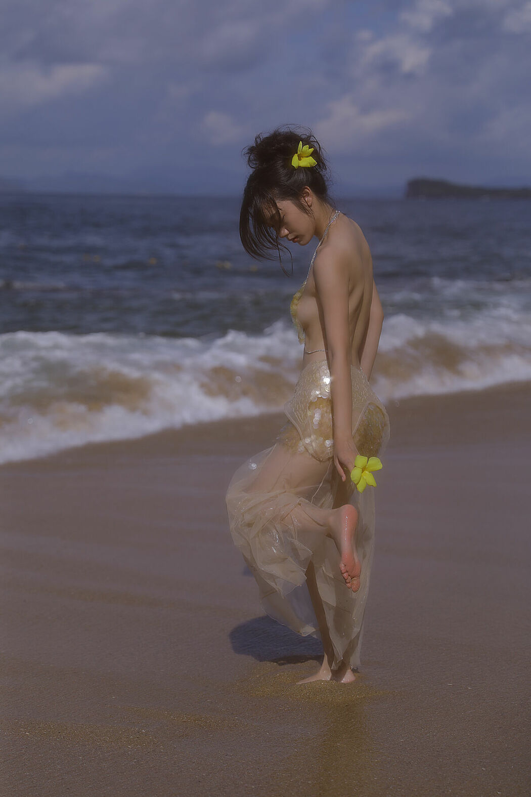 YiTuYu艺图语 Vol.10031 Liu Liu (20P)