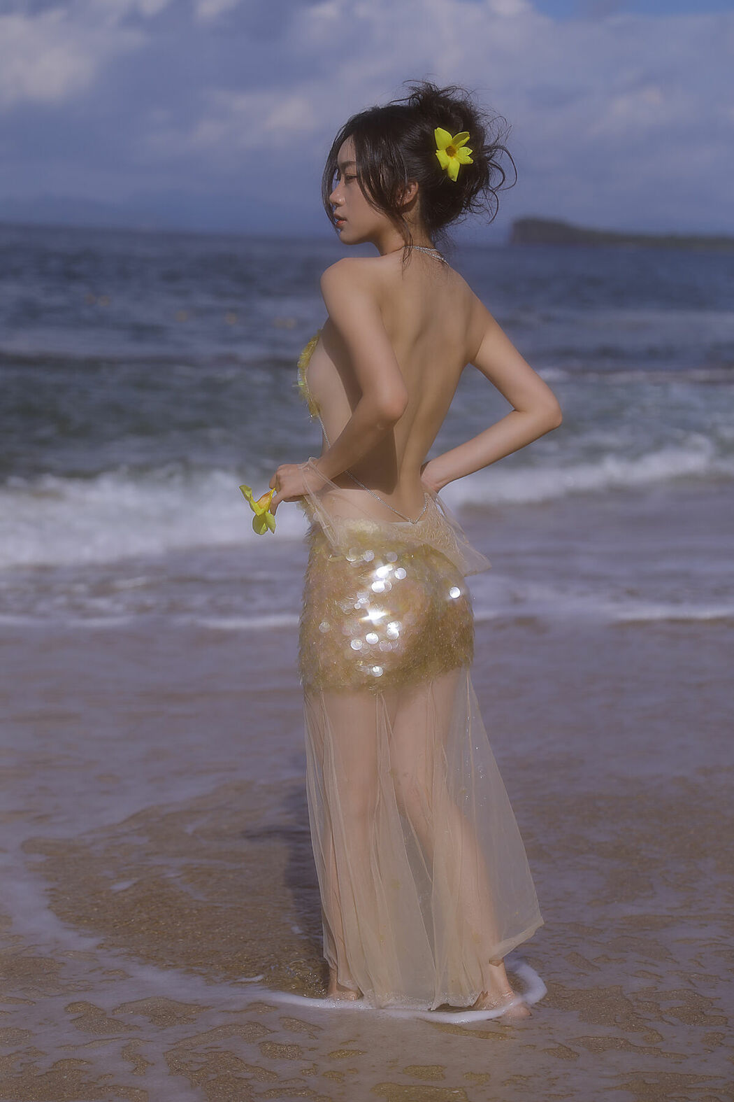 YiTuYu艺图语 Vol.10031 Liu Liu (20P)