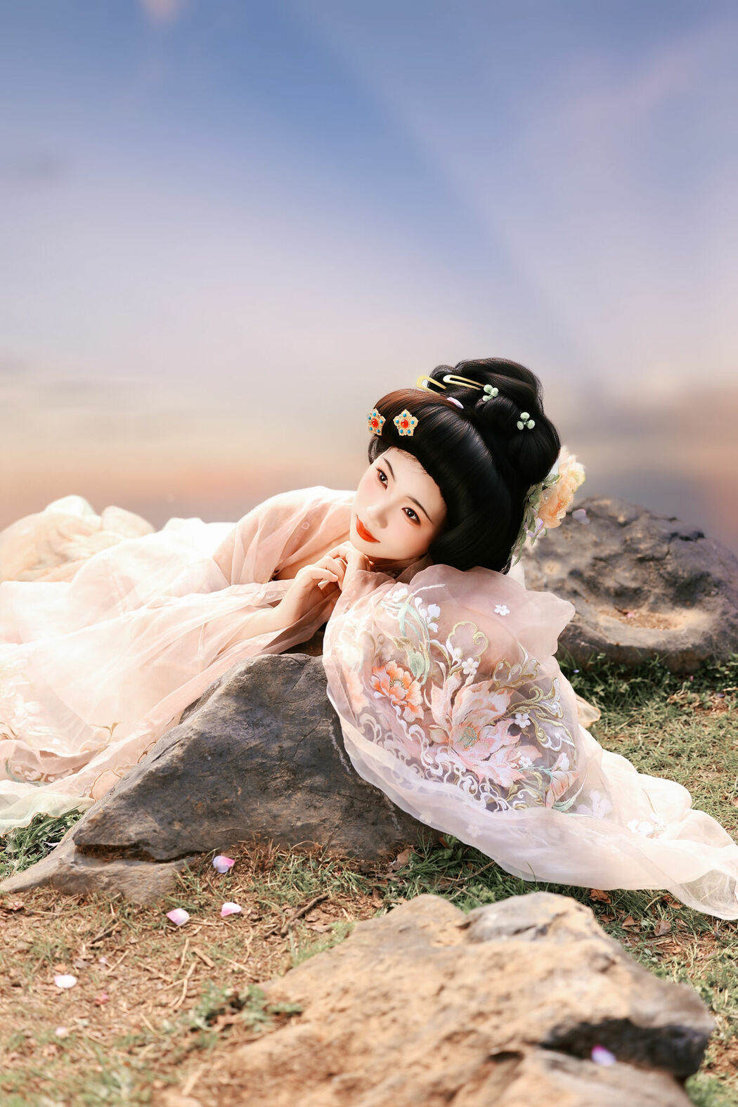 YiTuYu艺图语 Vol.10034 Fei Teng De Mi Zhou (24P)