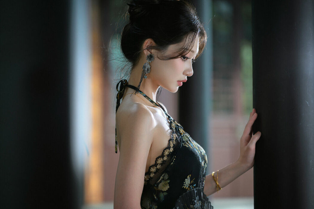 YiTuYu艺图语 Vol.10037 Jin Jin A (25P)