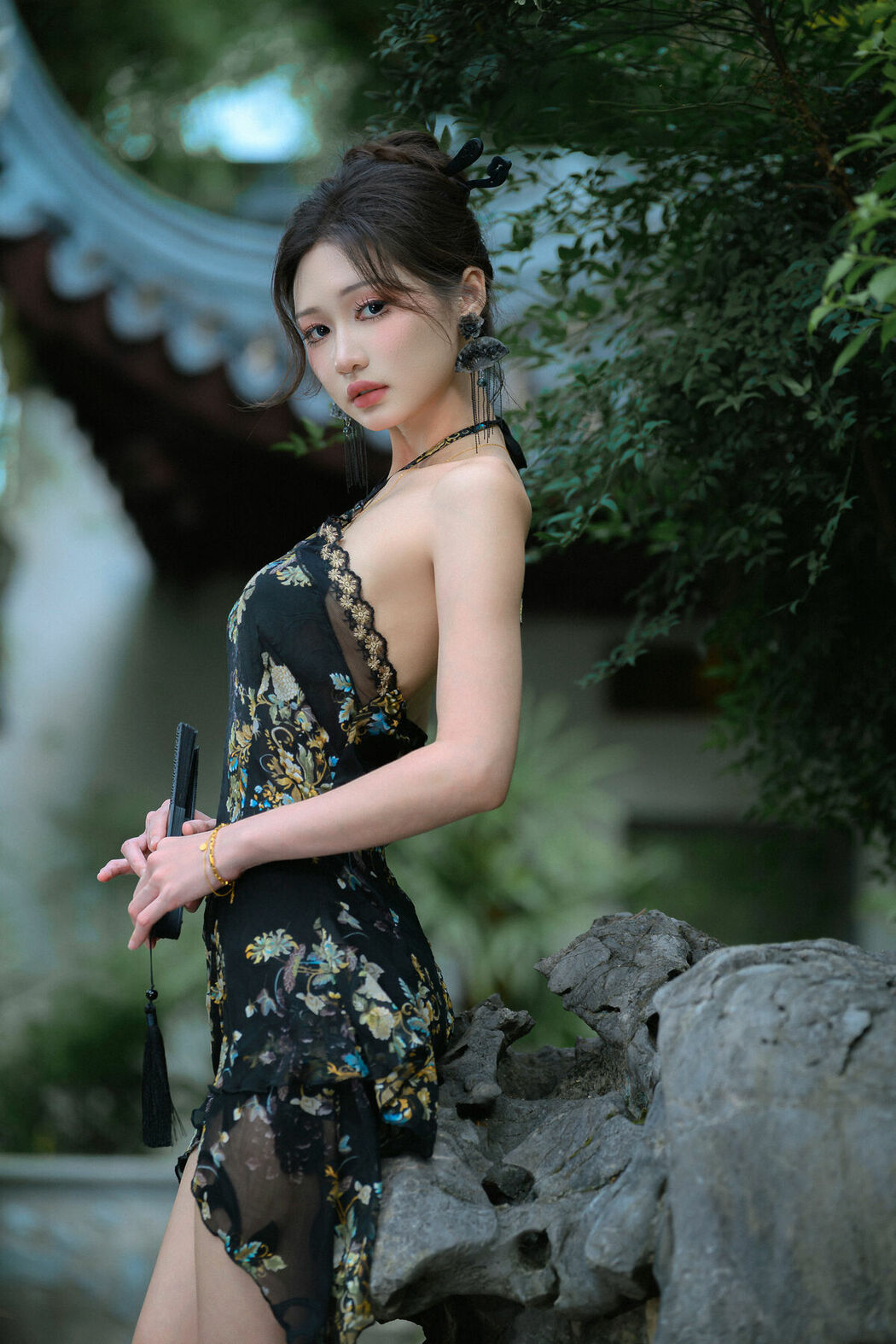 YiTuYu艺图语 Vol.10037 Jin Jin A (25P)