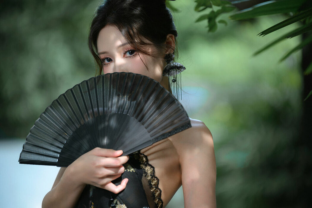 YiTuYu艺图语 Vol.10037 Jin Jin A (25P)