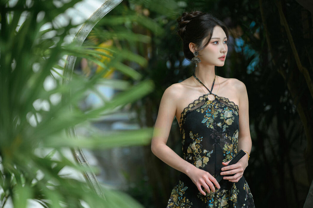 YiTuYu艺图语 Vol.10037 Jin Jin A (25P)