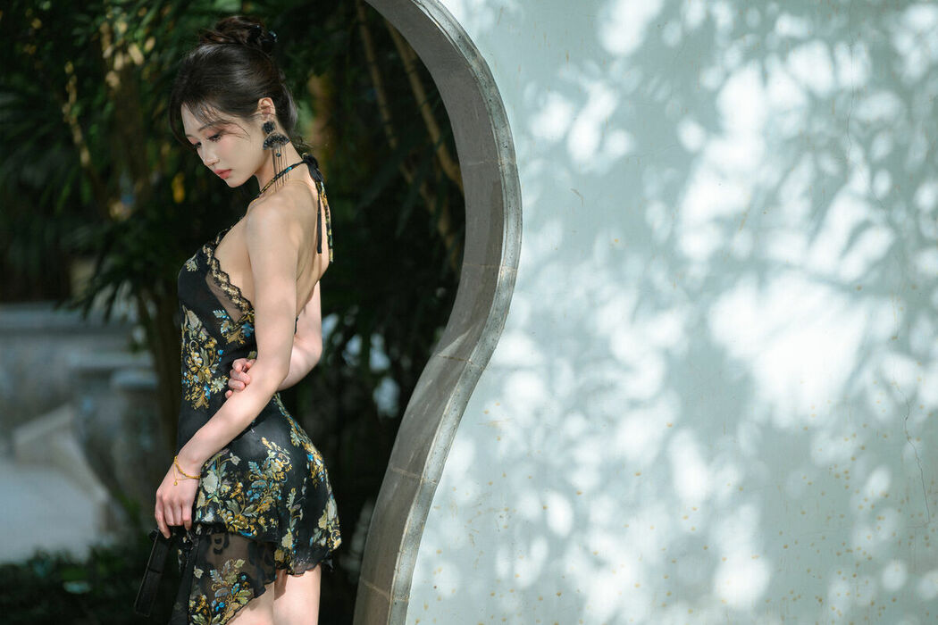 YiTuYu艺图语 Vol.10037 Jin Jin A (25P)