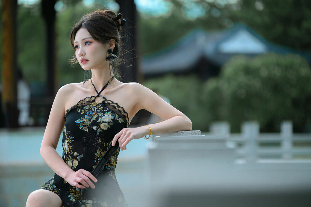 YiTuYu艺图语 Vol.10037 Jin Jin A (25P)