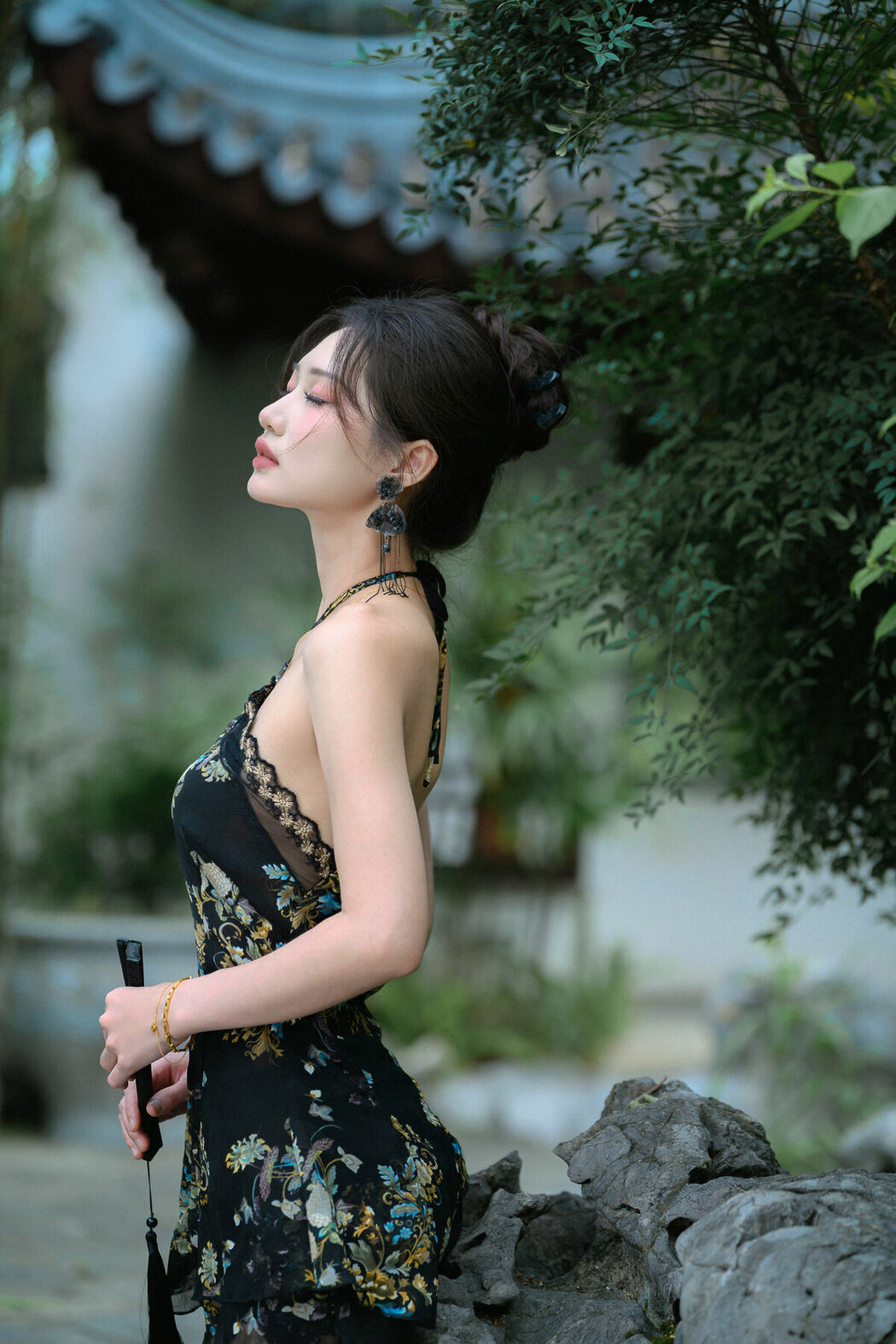 YiTuYu艺图语 Vol.10037 Jin Jin A (25P)