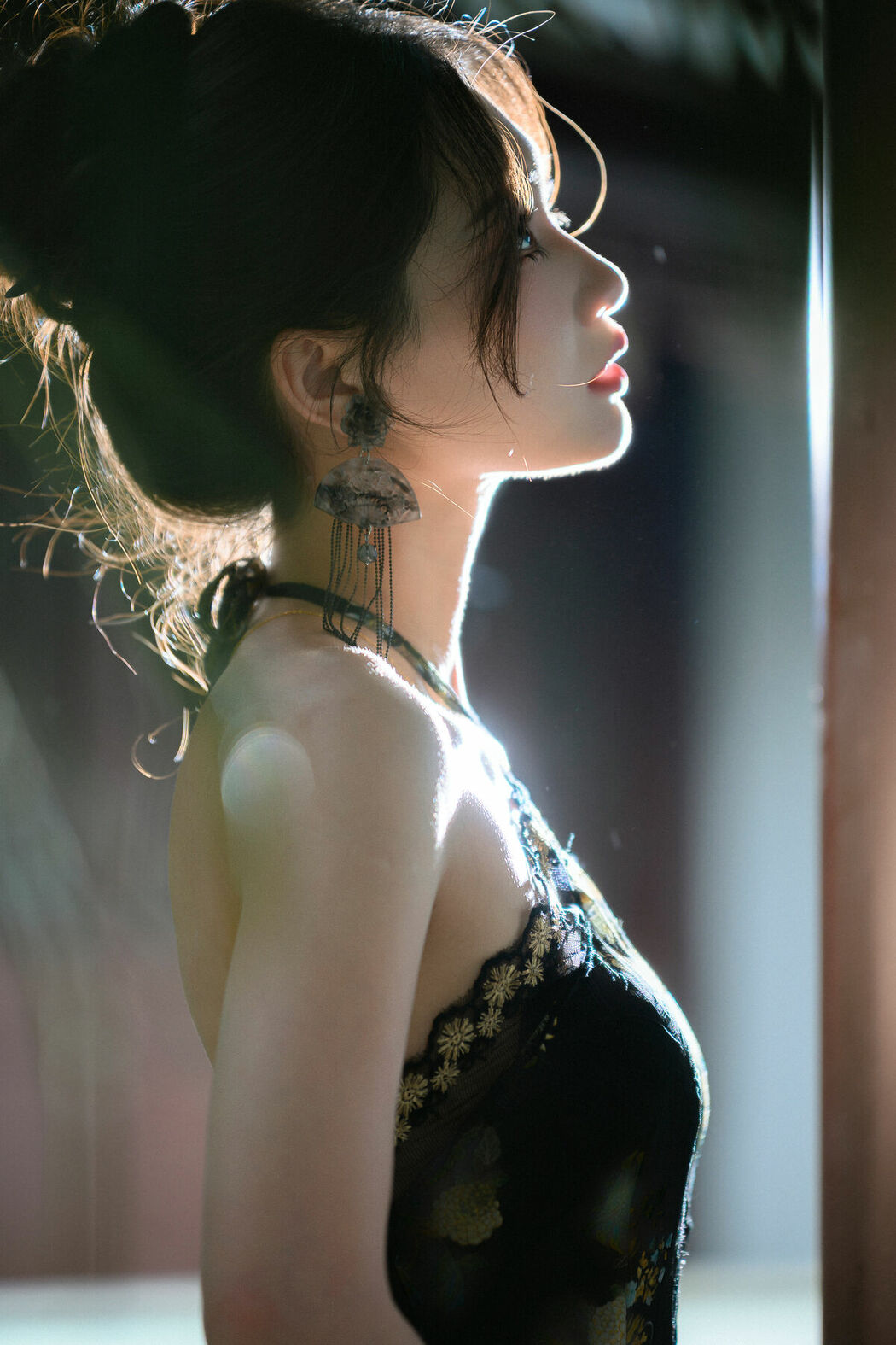 YiTuYu艺图语 Vol.10037 Jin Jin A (25P)