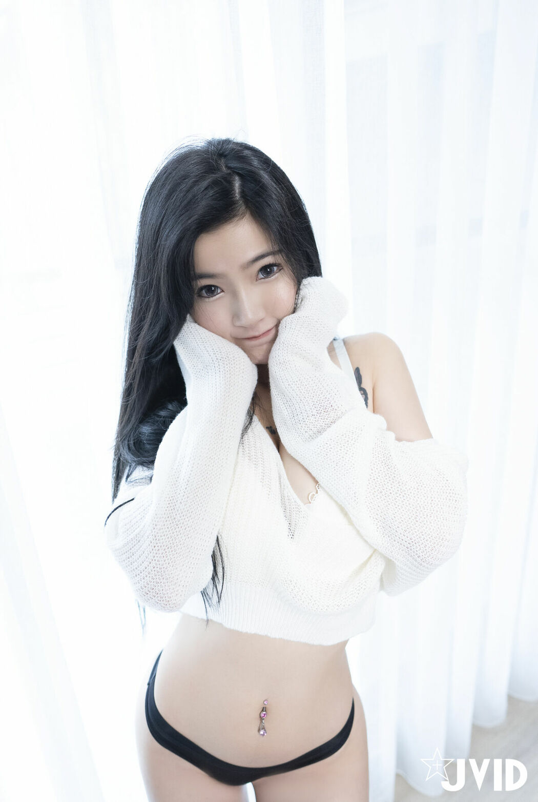 Nal Nal 奈奈Nalnal – 全裸上空哥哥 用力もっと もっと 小隻馬趴好等著你來用力 Part01 (65P – 1V)
