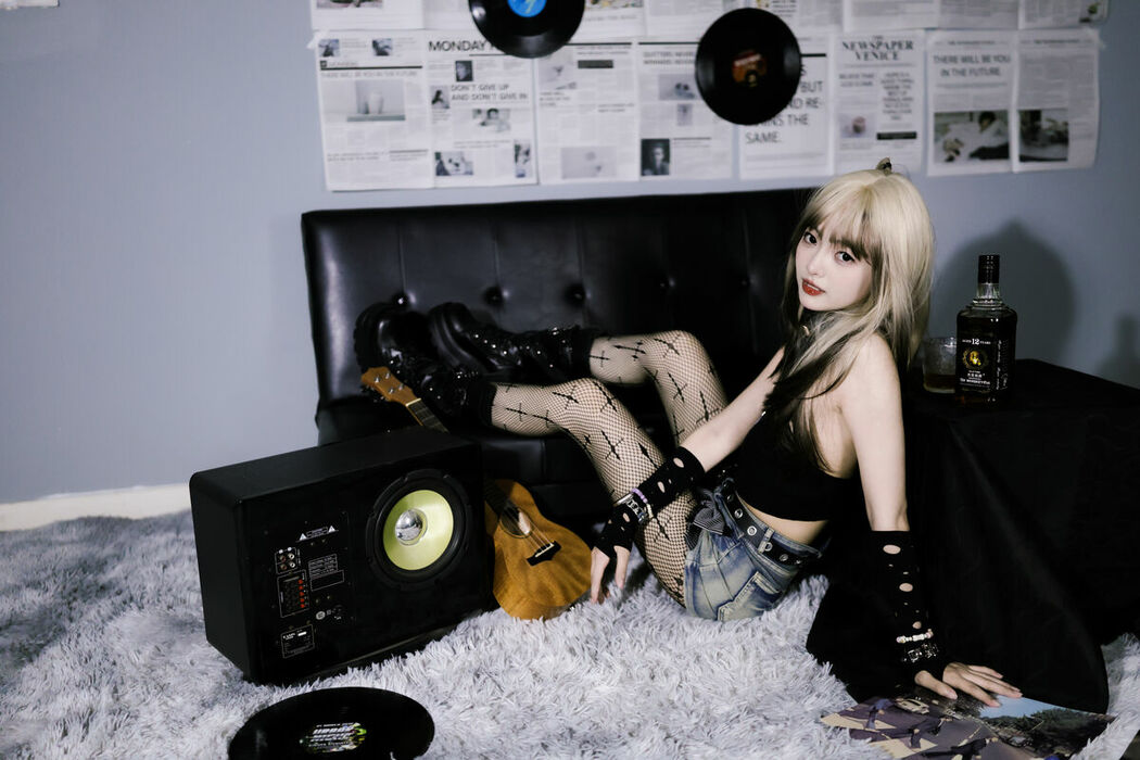 YiTuYu艺图语 Vol.10045 Yi Ming (37P)