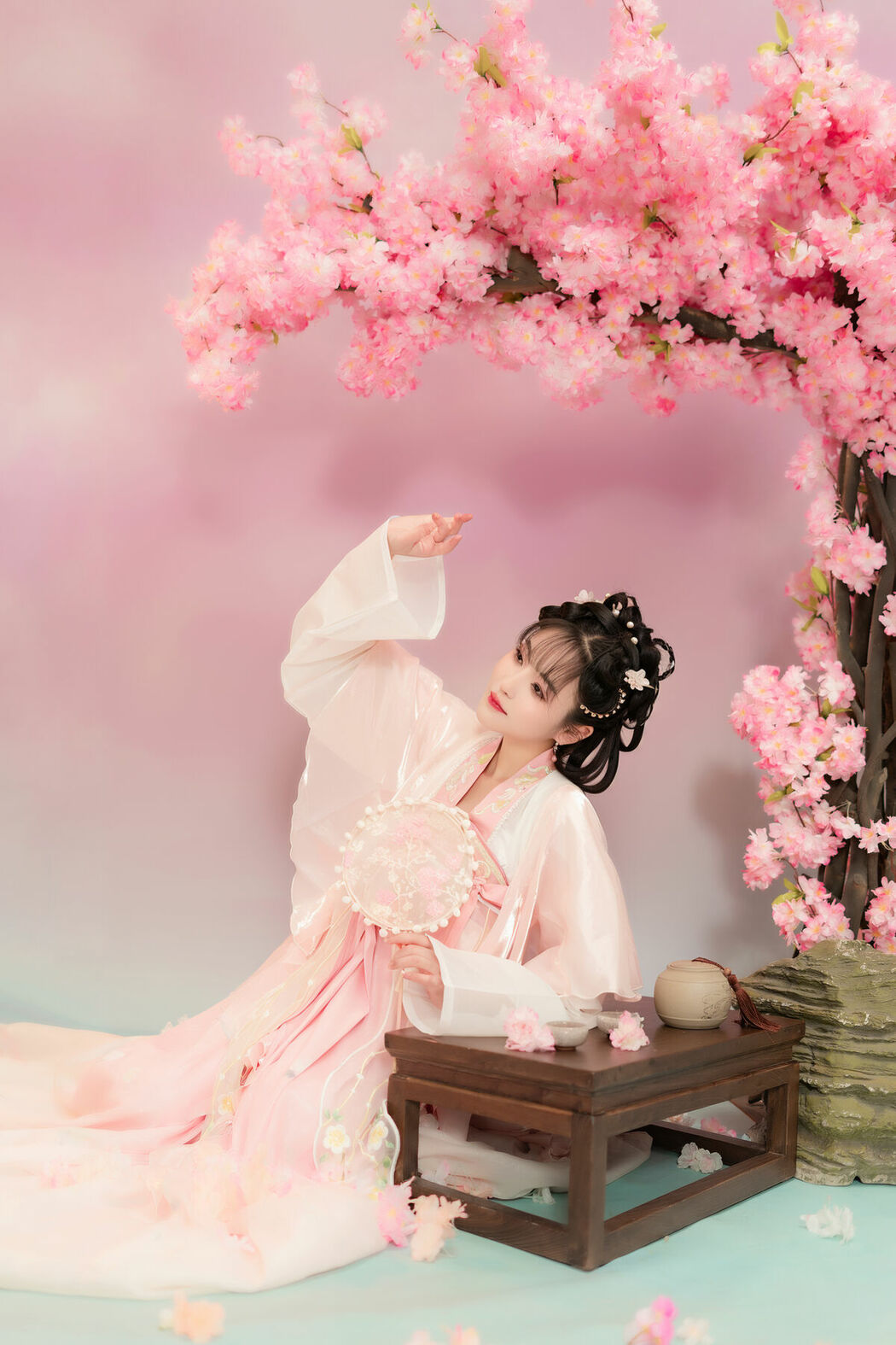 YiTuYu艺图语 Vol.10051 Zhu Ge (22P)