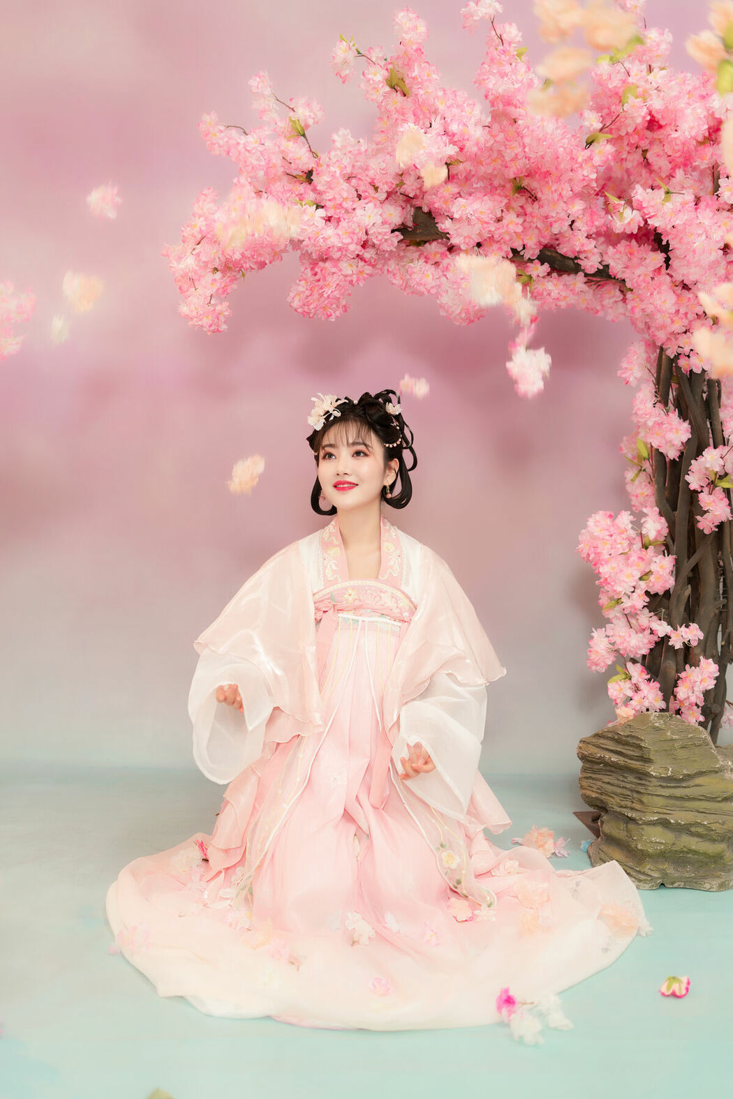 YiTuYu艺图语 Vol.10051 Zhu Ge (22P)