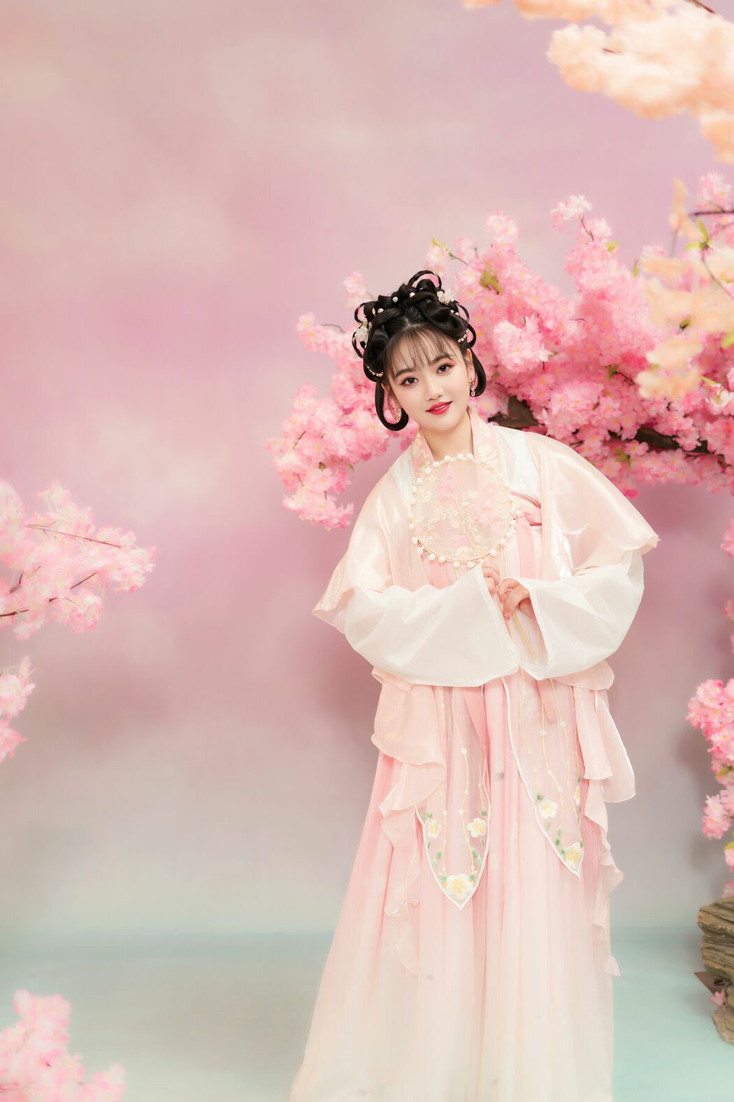 YiTuYu艺图语 Vol.10051 Zhu Ge (22P)