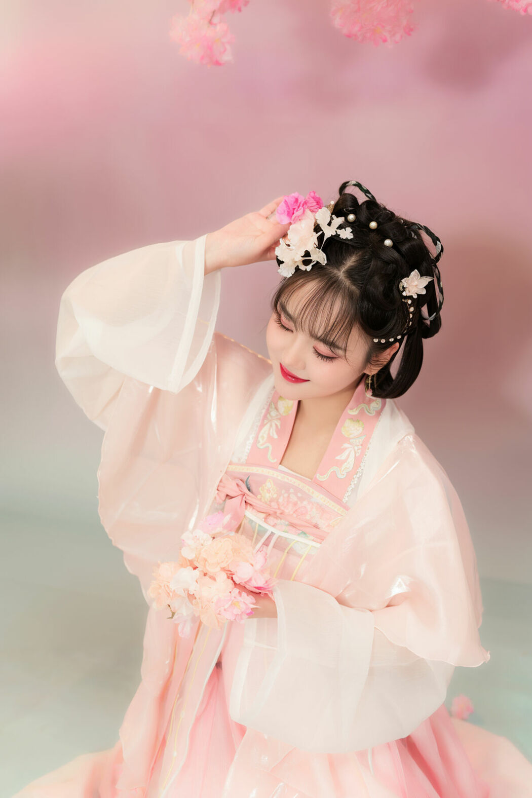 YiTuYu艺图语 Vol.10051 Zhu Ge (22P)