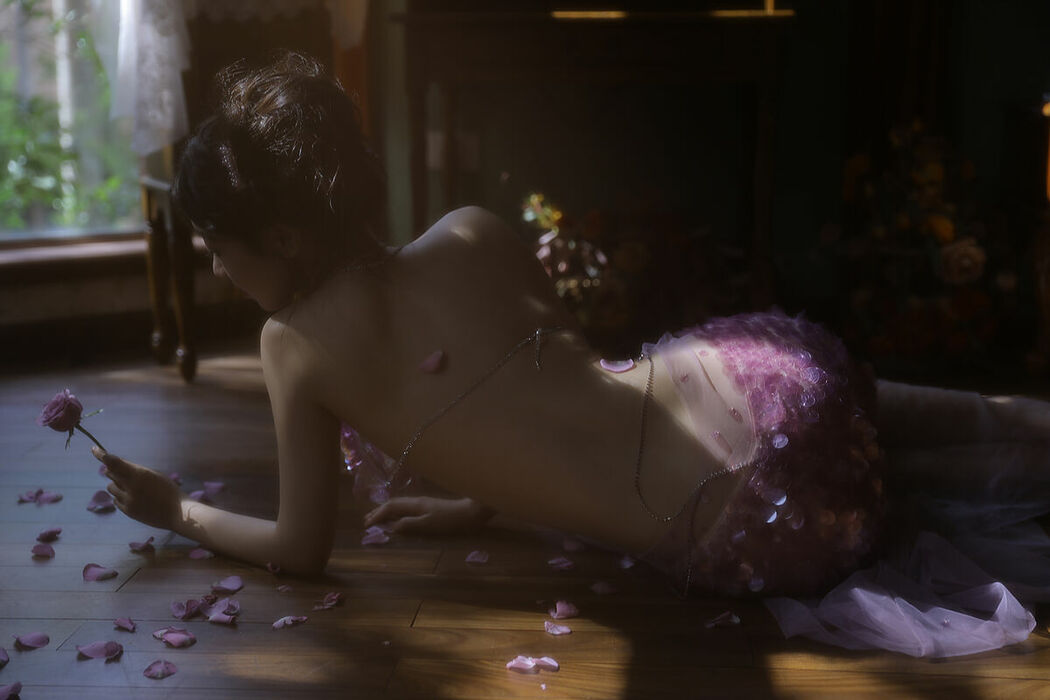 YiTuYu艺图语 Vol.10057 Lu Yi Er Er (14P)